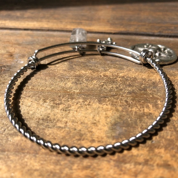 🐝BEE Phantom Quartz Bangle Bracelet - Picture 4 of 6